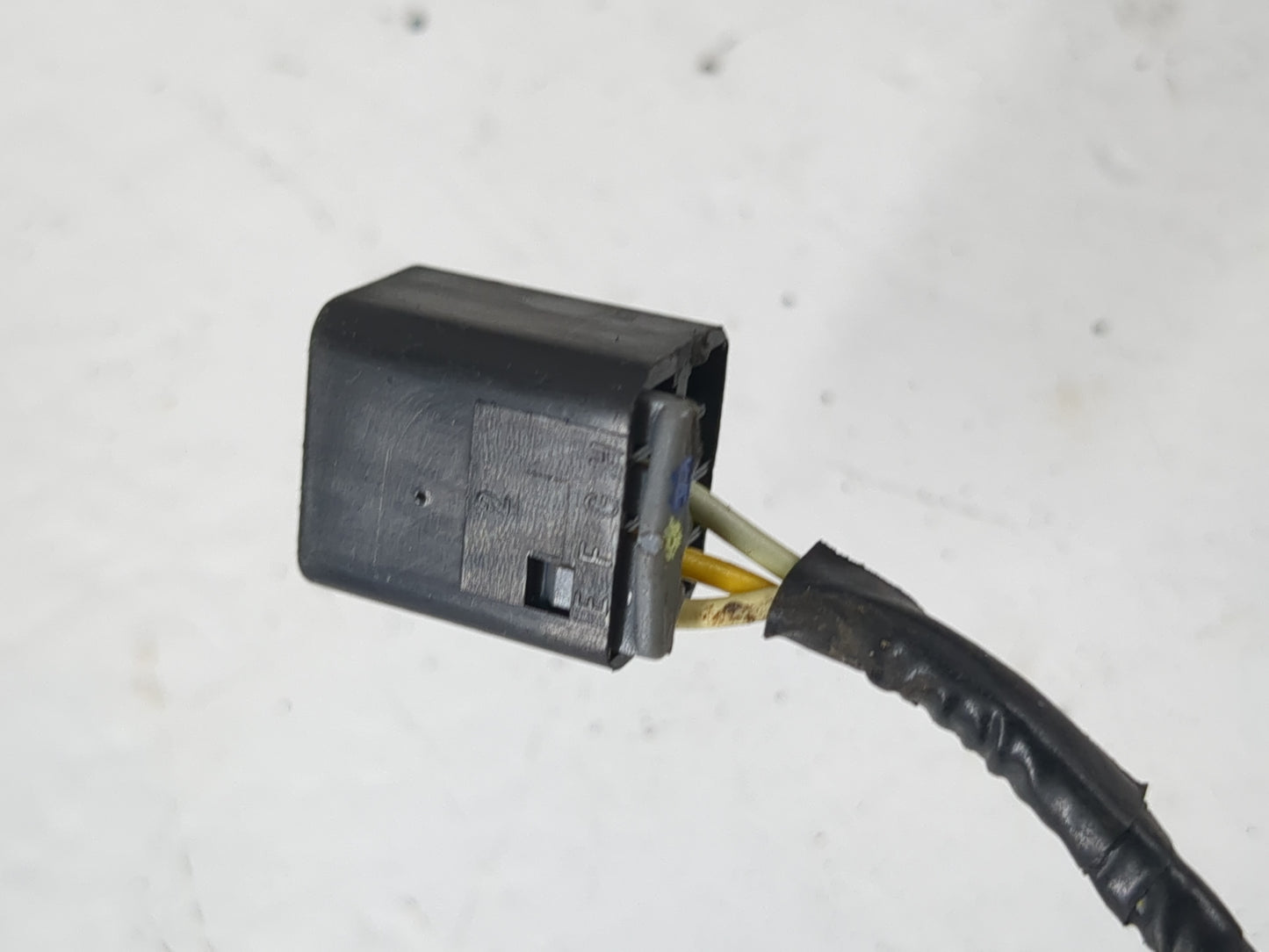 2010-2015 Chevrolet Camaro Driver Side View Mirror - Left Door Mirror OEM Used - Oemusedautoparts1.com