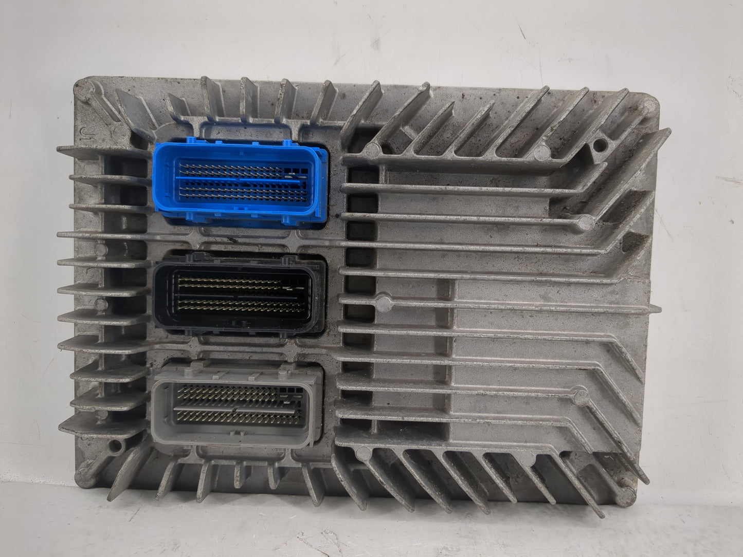 2013-2015 Chevrolet Camaro PCM Engine Control Computer ECU ECM PCU OEM Fits Fits 2013 2014 2015 2016 OEM Used Auto Parts - O