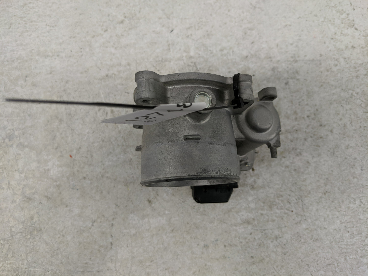 2012-2015 Chevrolet Camaro Throttle Body P/N:2070 K4238 Fits Fits 2012 2013 2014 2015 2016 2017 2018 2019 2020 2021 2022 OEM