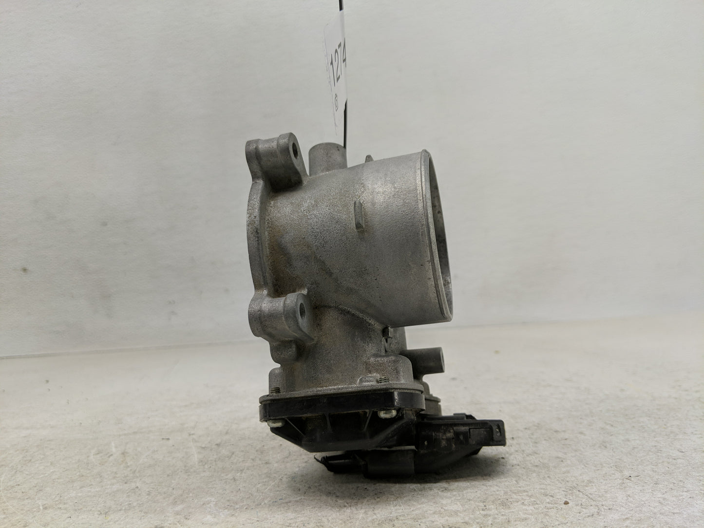 2012-2015 Chevrolet Camaro Throttle Body P/N:2070 K4238 Fits Fits 2012 2013 2014 2015 2016 2017 2018 2019 2020 2021 2022 OEM