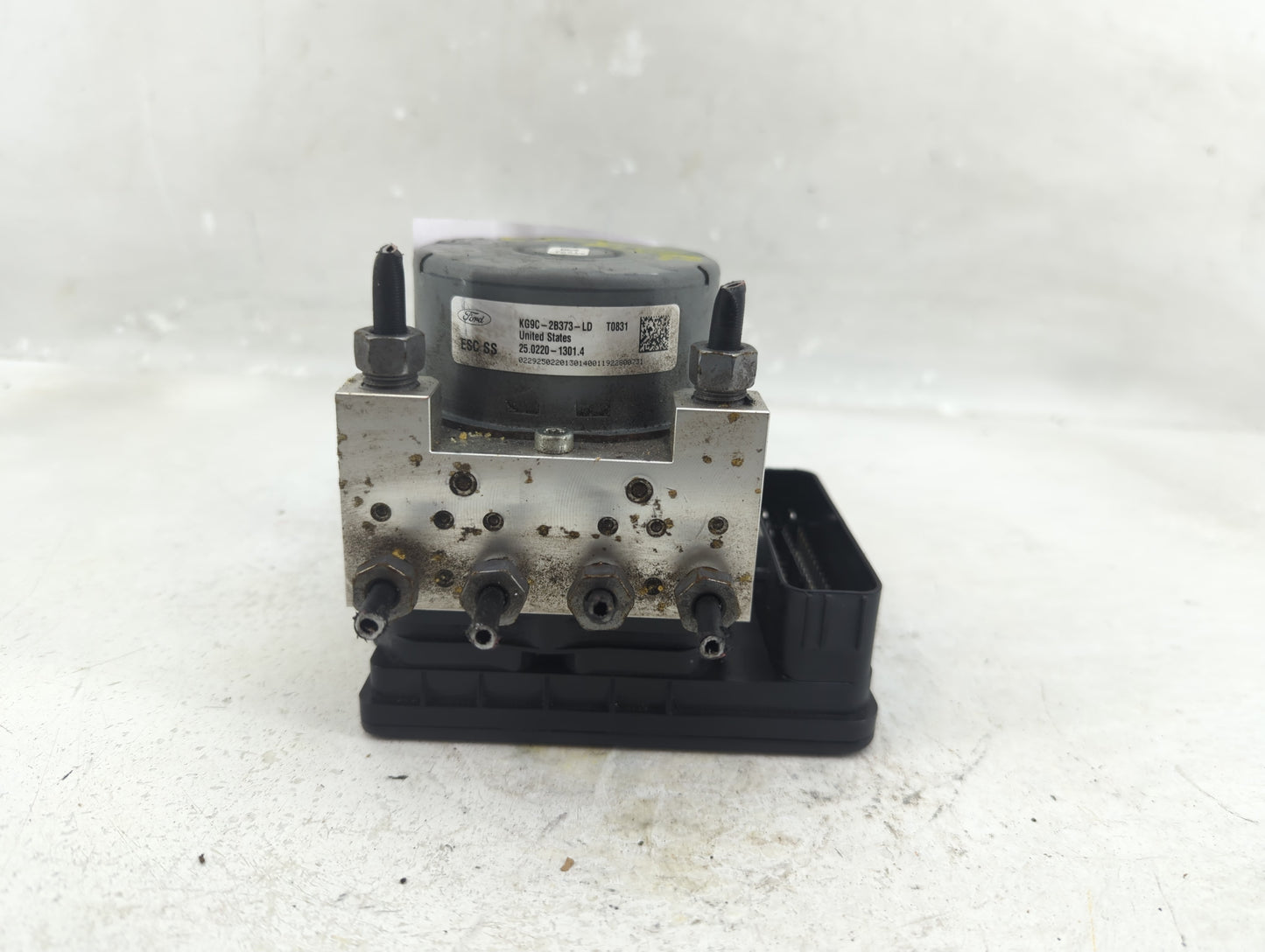 2012-2015 Chevrolet Camaro ABS Pump Control Module Replacement P/N:KG9C-2B373-LD Fits Fits 2012 2013 2014 2015 OEM Used Auto