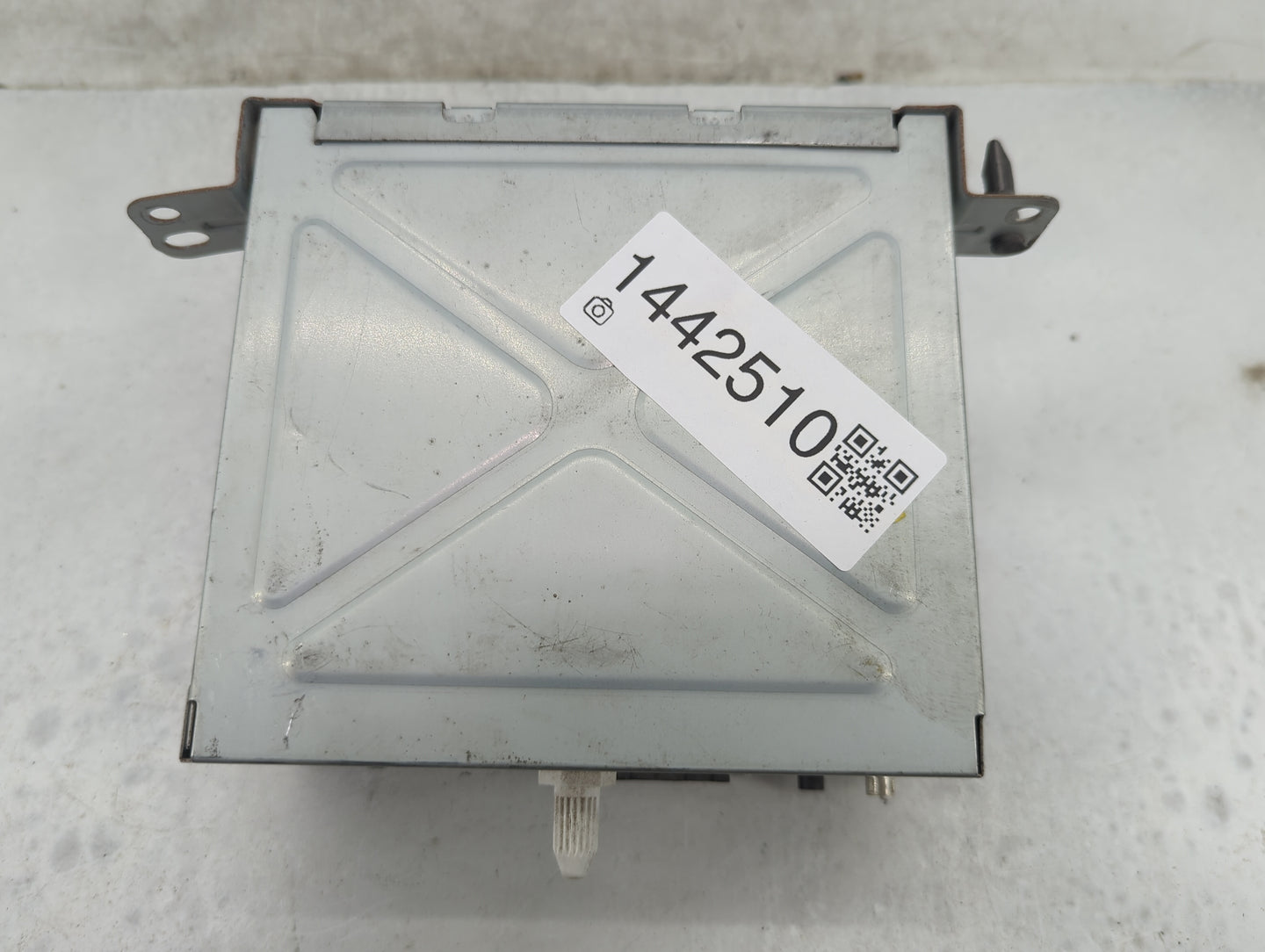 2014 Chevrolet Camaro Radio AM FM Cd Player Receiver Replacement P/N:23210483 Fits Fits 2016 OEM Used Auto Parts - Oemusedau