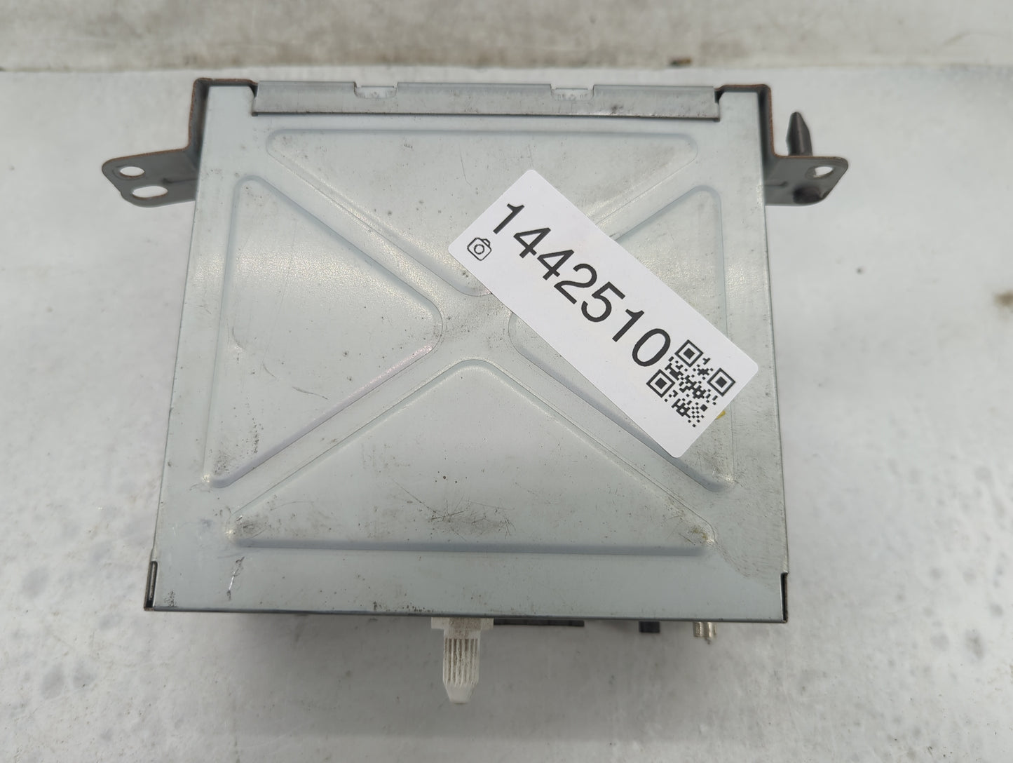 2014 Chevrolet Camaro Radio AM FM Cd Player Receiver Replacement P/N:23210483 Fits Fits 2016 OEM Used Auto Parts - Oemusedau