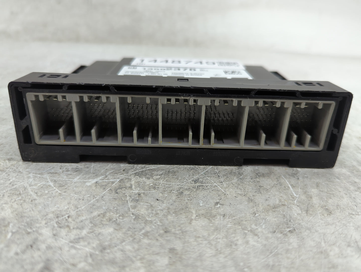 2014-2015 Chevrolet Camaro Body Control Module Bcm Inner Cabin Fuse Box - Oemusedautoparts1.com