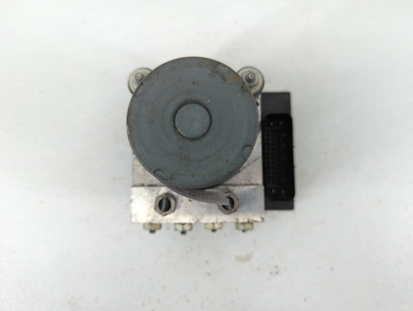 2012-2015 Chevrolet Camaro ABS Pump Control Module Replacement P/N:22914251 Fits Fits 2012 2013 2014 2015 OEM Used Auto Part
