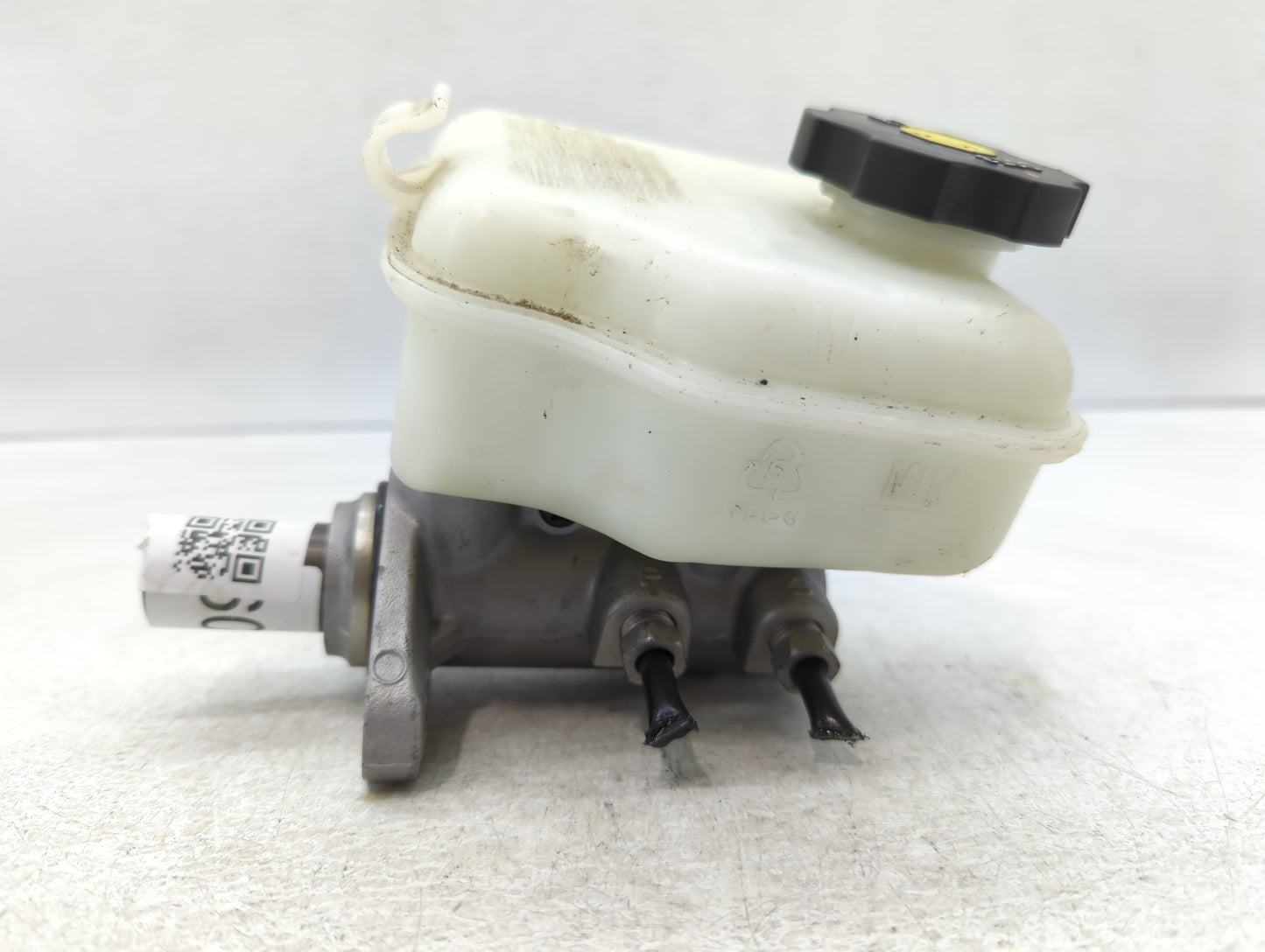 2010-2015 Chevrolet Camaro Brake Master Cylinder - Oemusedautoparts1.com