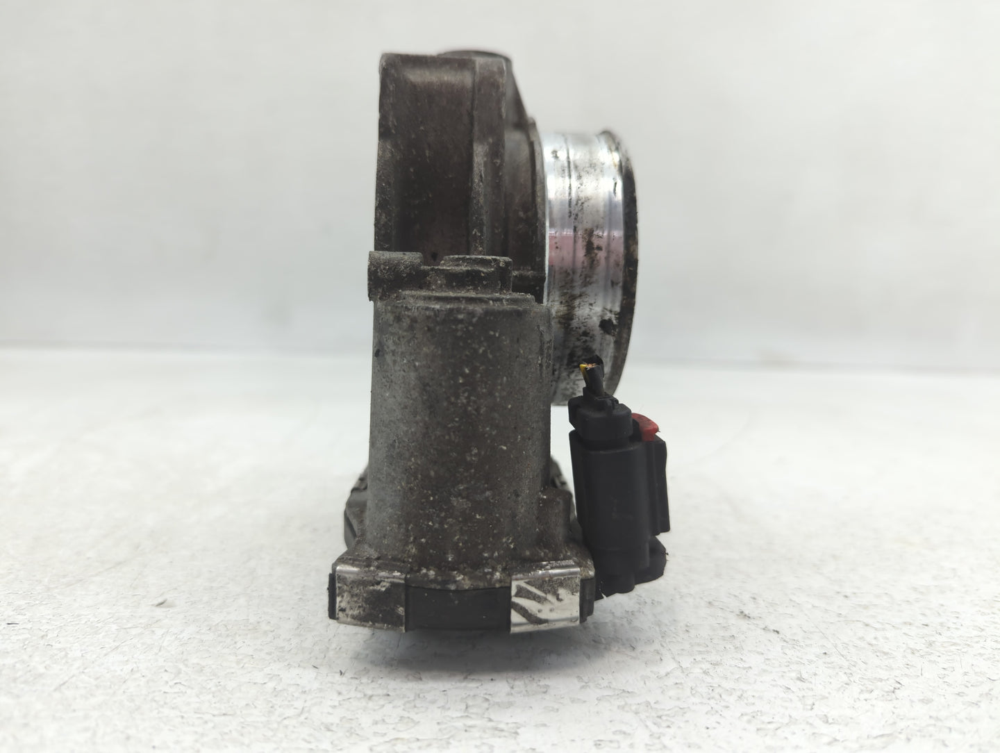 2012-2015 Chevrolet Camaro Throttle Body P/N:12670981AA Fits Fits 2012 2013 2014 2015 2016 2017 2018 2019 2020 2021 2022 OEM