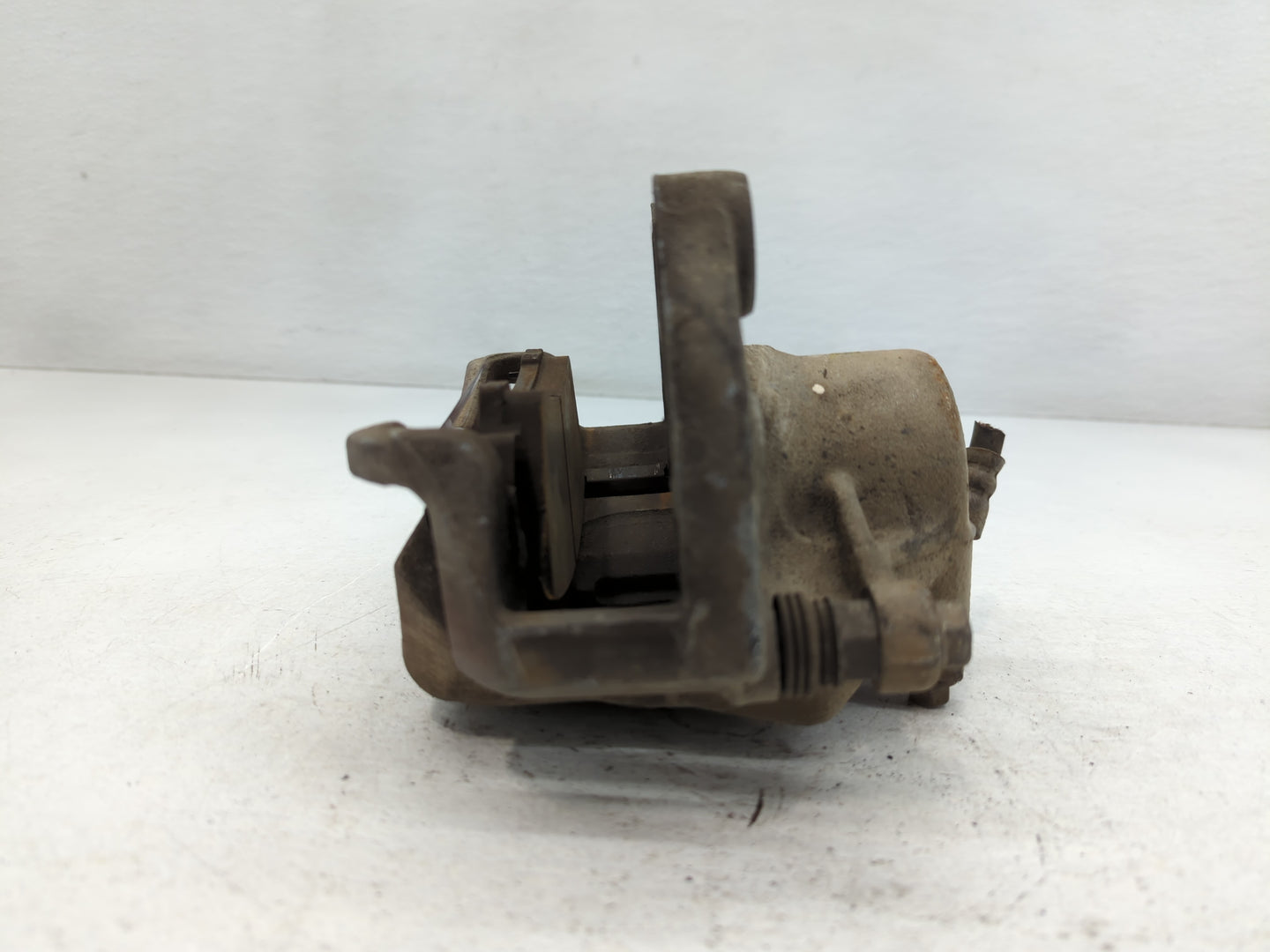 2010-2015 Chevrolet Camaro Front Passenger Right Brake Caliper - Oemusedautoparts1.com