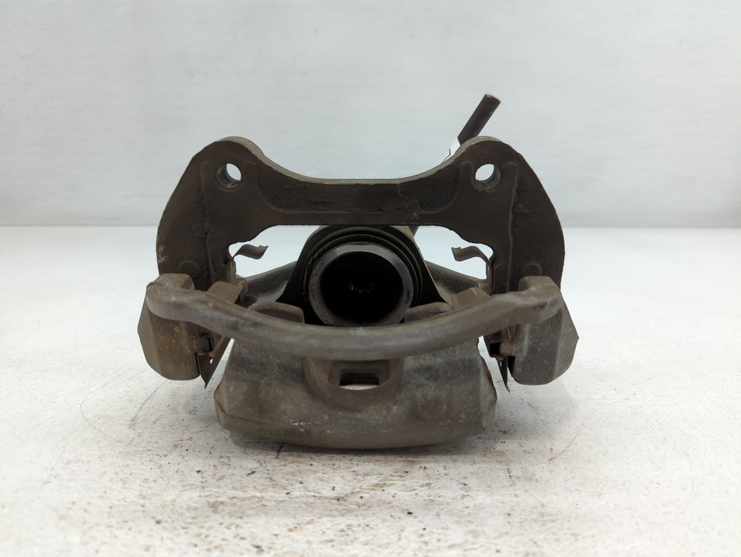 2010-2015 Chevrolet Camaro Front Driver Left Brake Caliper - Oemusedautoparts1.com