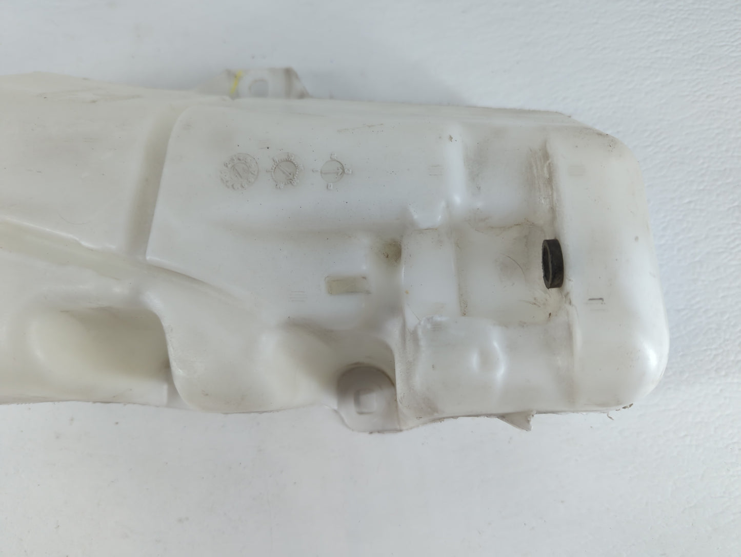 2010-2015 Chevrolet Camaro Windshield Washer Fluid Reservoir Bottle Oem - Oemusedautoparts1.com