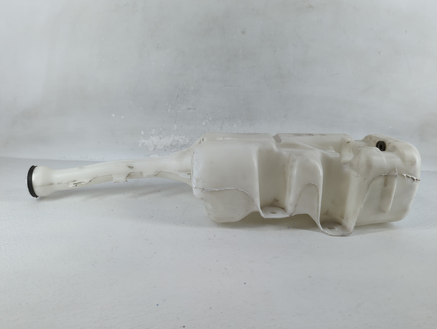 2010-2015 Chevrolet Camaro Windshield Washer Fluid Reservoir Bottle Oem - Oemusedautoparts1.com