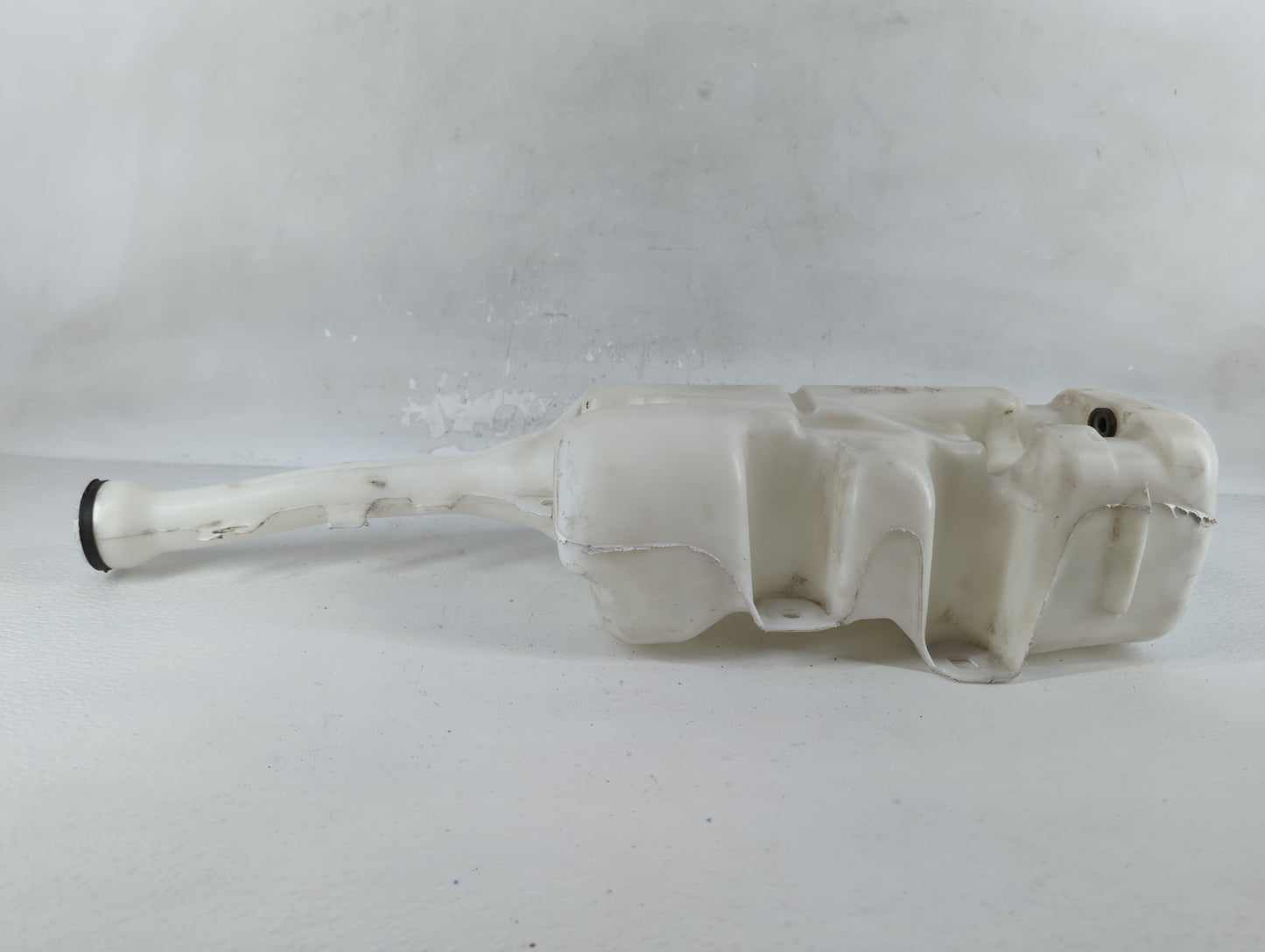 2010-2015 Chevrolet Camaro Windshield Washer Fluid Reservoir Bottle Oem - Oemusedautoparts1.com
