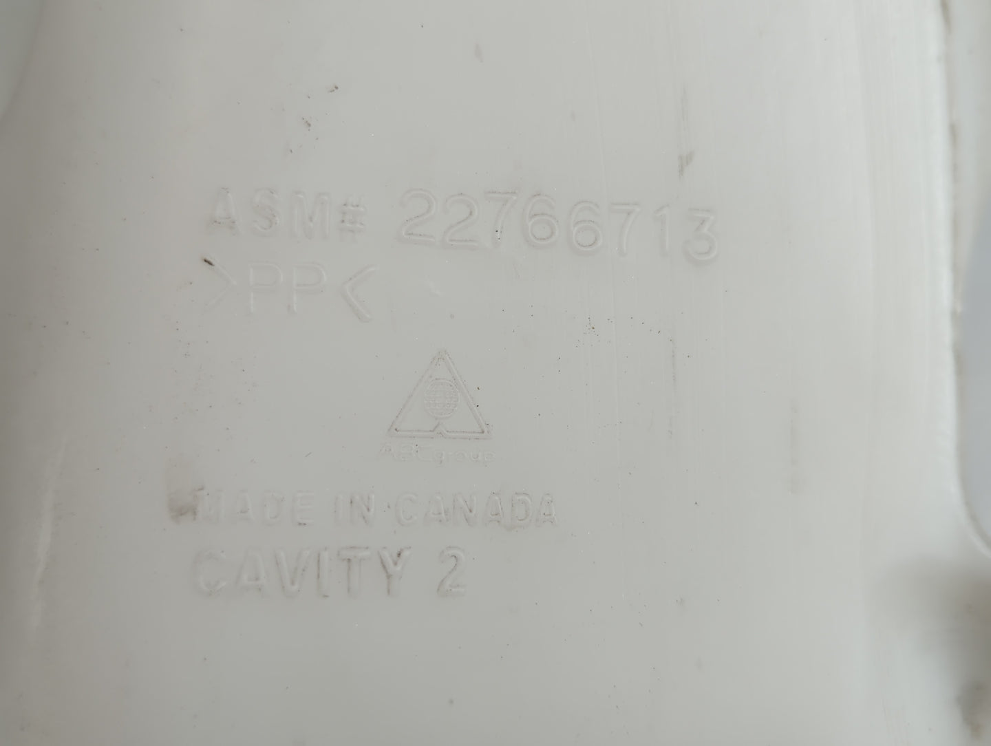 2010-2015 Chevrolet Camaro Windshield Washer Fluid Reservoir Bottle Oem - Oemusedautoparts1.com