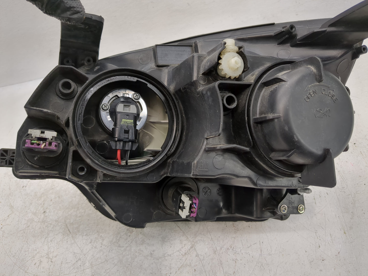 2012 Captiva Sport Passenger Right Oem Head Light Headlight Lamp - Oemusedautoparts1.com
