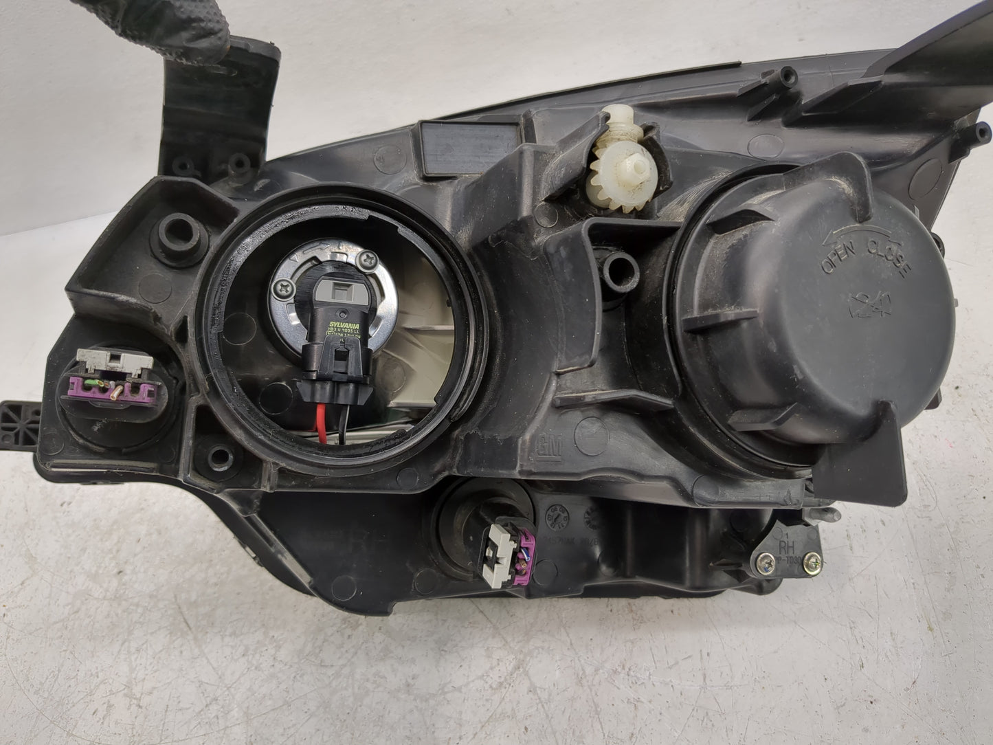 2012 Captiva Sport Passenger Right Oem Head Light Headlight Lamp - Oemusedautoparts1.com