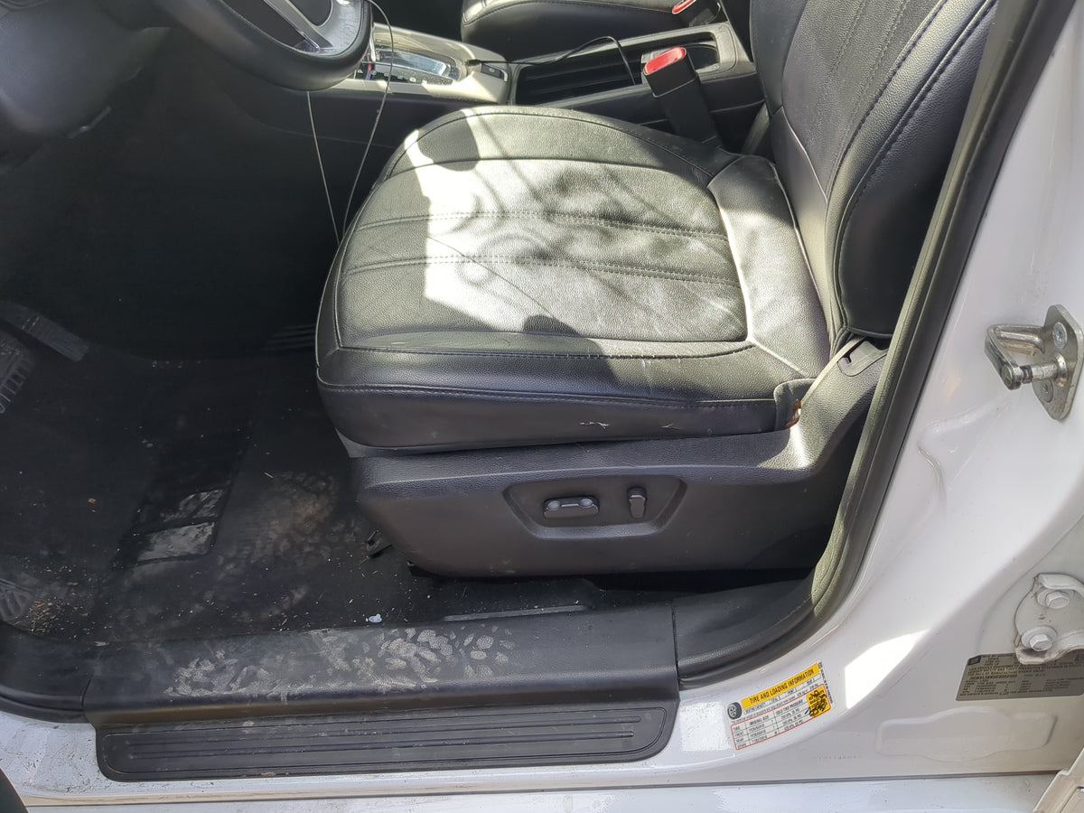 2012-2015 Chevrolet Captiva Sport Driver Front Seat Oem 1185186 - Oemusedautoparts1.com