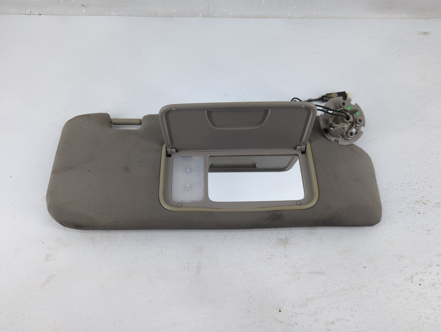 2012-2015 Chevrolet Captiva Sport Sun Visor Shade Replacement Passenger Right Mirror Fits Fits 2008 2009 2010 2012 2013 2014