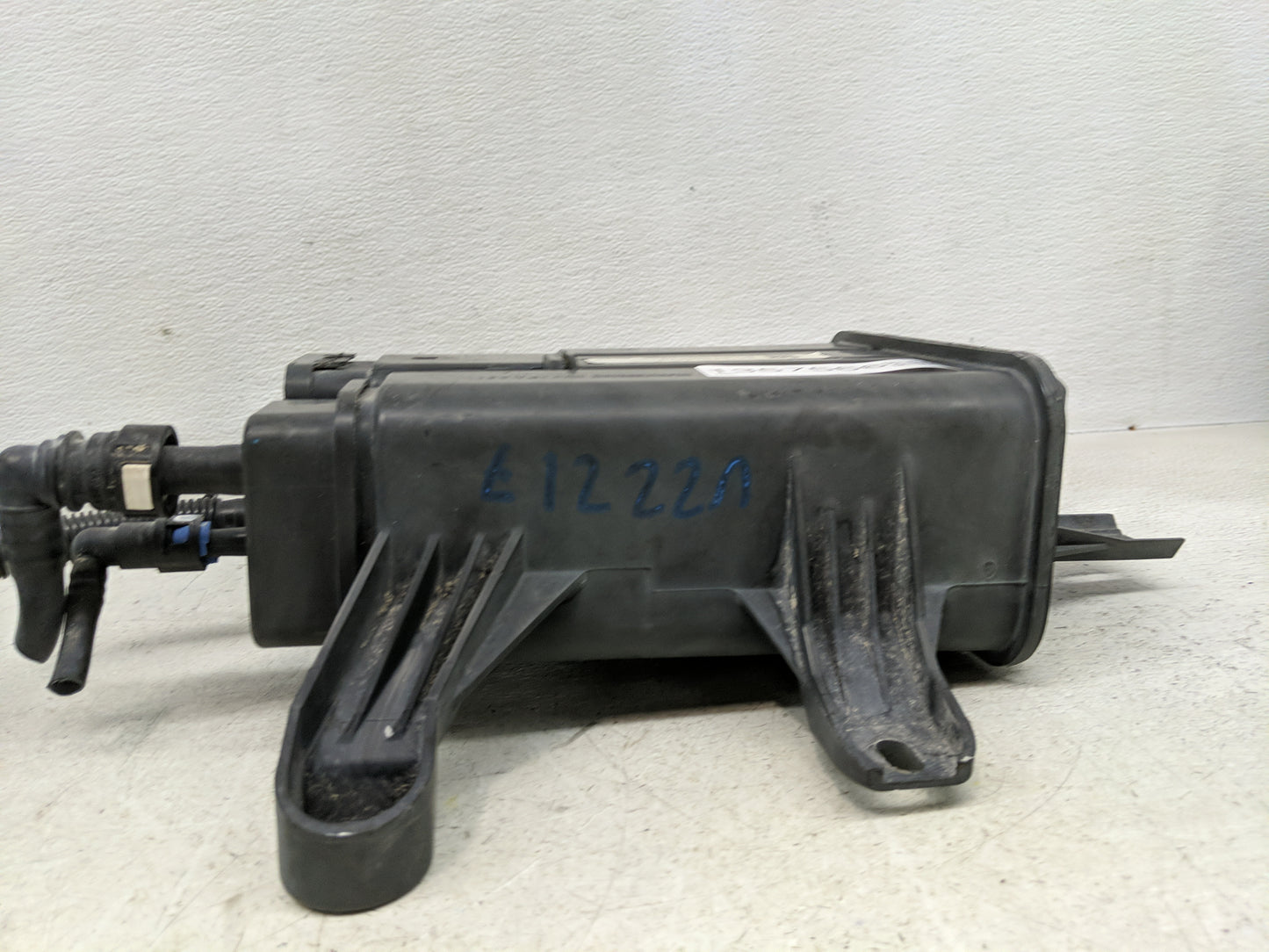 2014 Chevrolet Captiva Sport Fuel Vapor Charcoal Canister 1357566 - Oemusedautoparts1.com