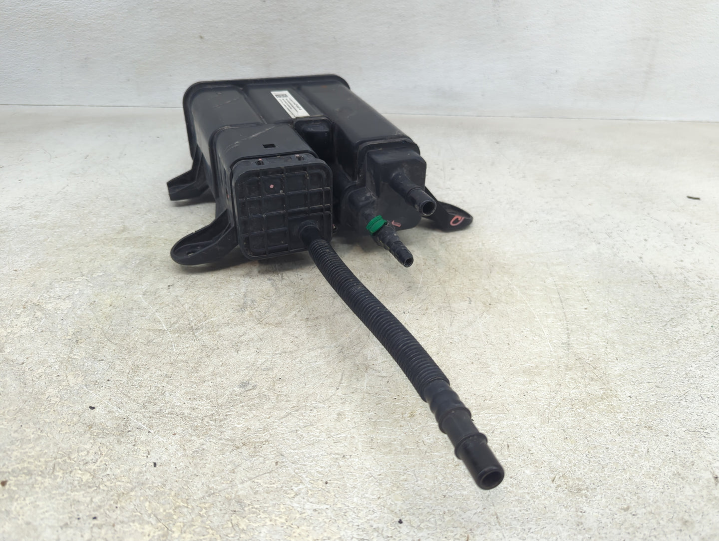 2014 Chevrolet Captiva Sport Fuel Vapor Charcoal Canister 1389860 - Oemusedautoparts1.com