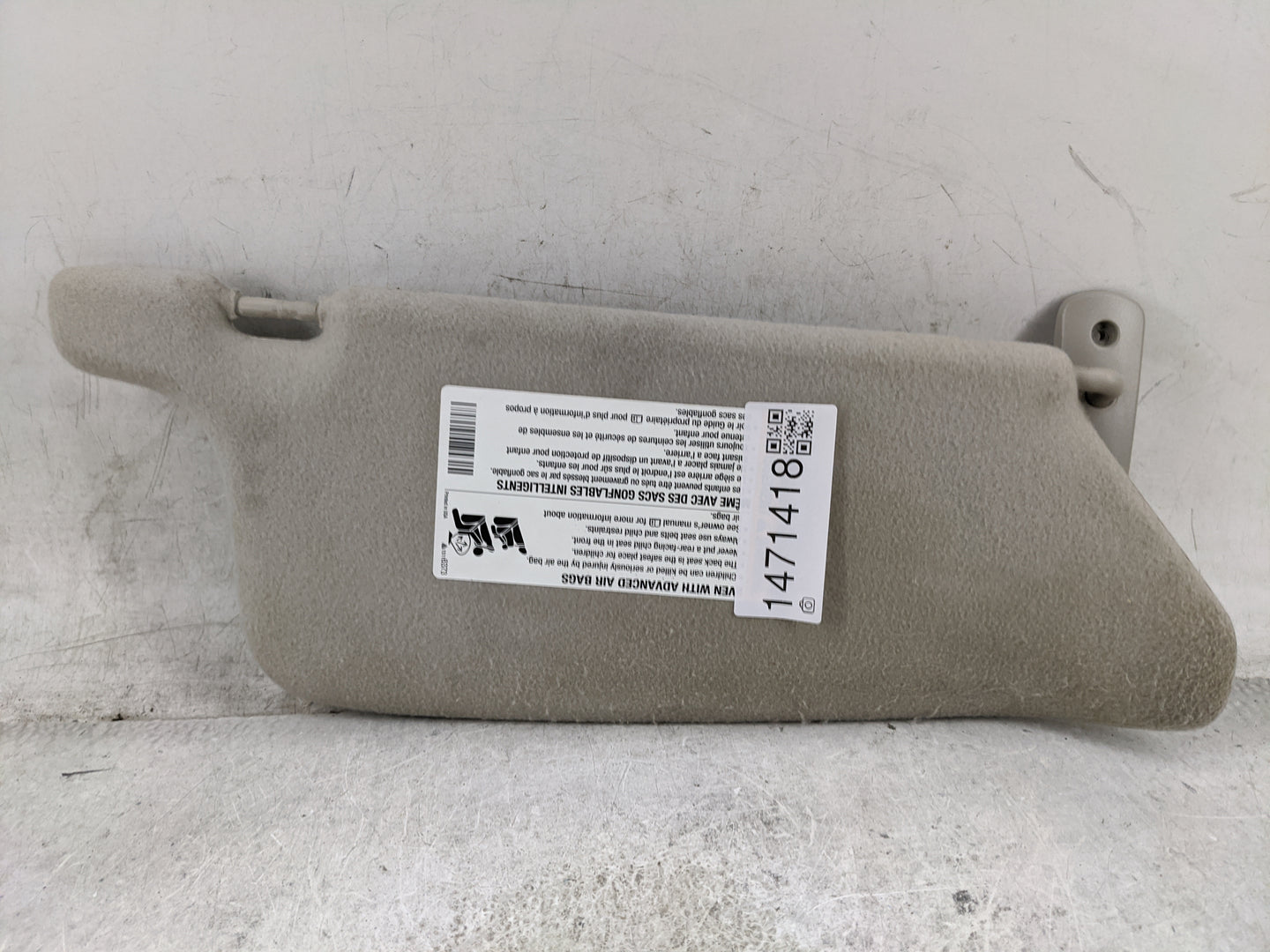 2014 Chevrolet Captiva Sport Sun Visor Shade Replacement Passenger Right Mirror Fits OEM Used Auto Parts - Oemusedautoparts1
