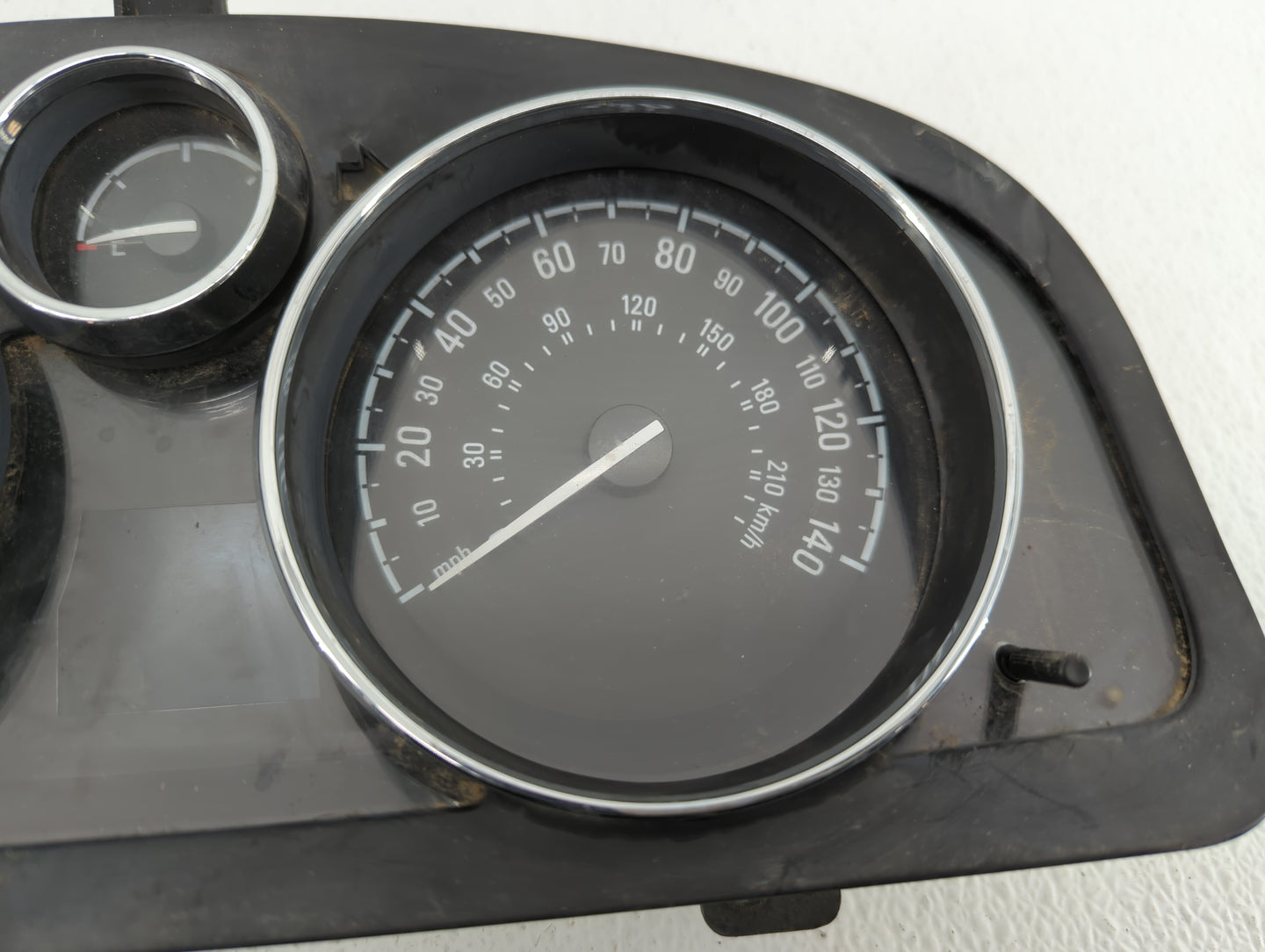 2013-2014 Chevrolet Captiva Sport Instrument Cluster Speedometer Gauges P/N:23209120 Fits Fits 2013 2014 OEM Used Auto Parts