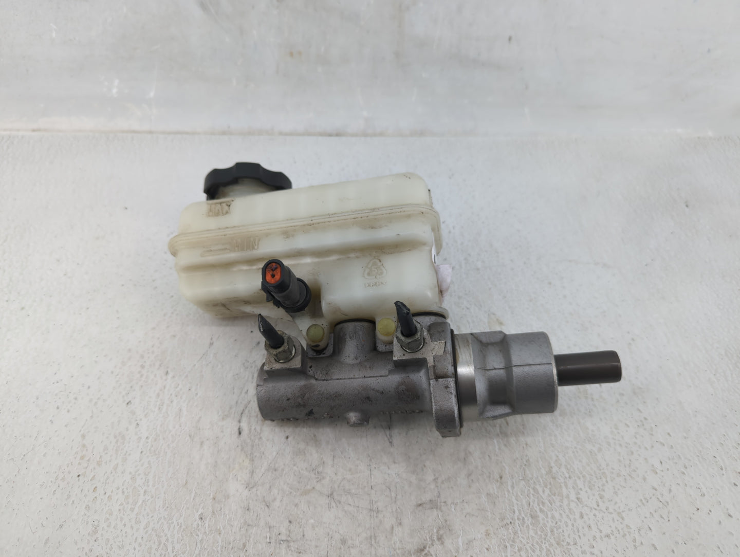 2013-2015 Chevrolet Captiva Sport Brake Master Cylinder - Oemusedautoparts1.com