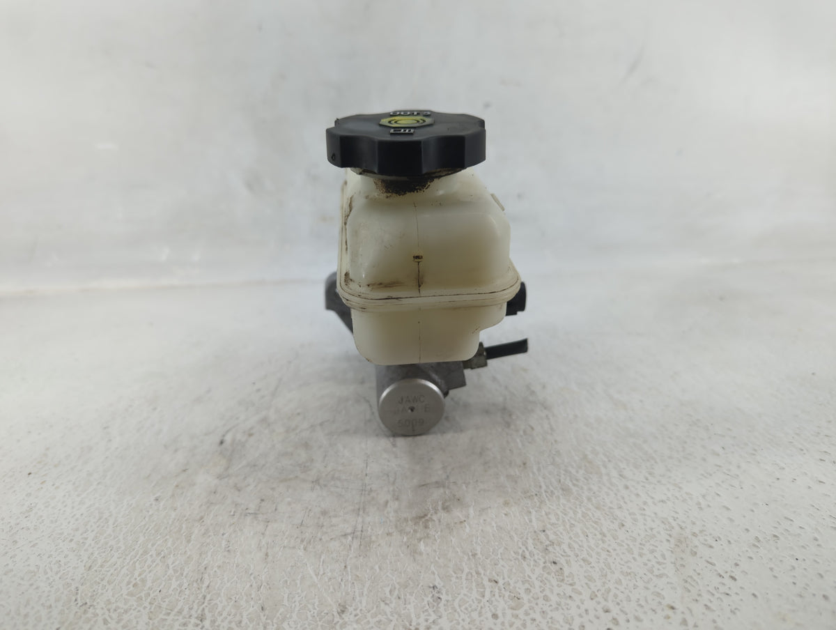 2013-2015 Chevrolet Captiva Sport Brake Master Cylinder 609976 - Oemusedautoparts1.com