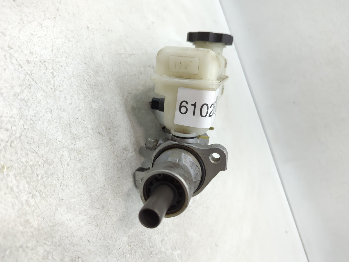 2013-2015 Chevrolet Captiva Sport Brake Master Cylinder 610256 - Oemusedautoparts1.com