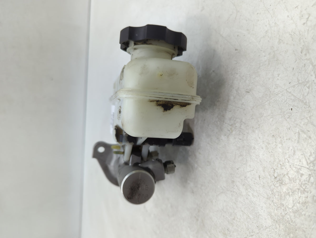 2013-2015 Chevrolet Captiva Sport Brake Master Cylinder 610256 - Oemusedautoparts1.com
