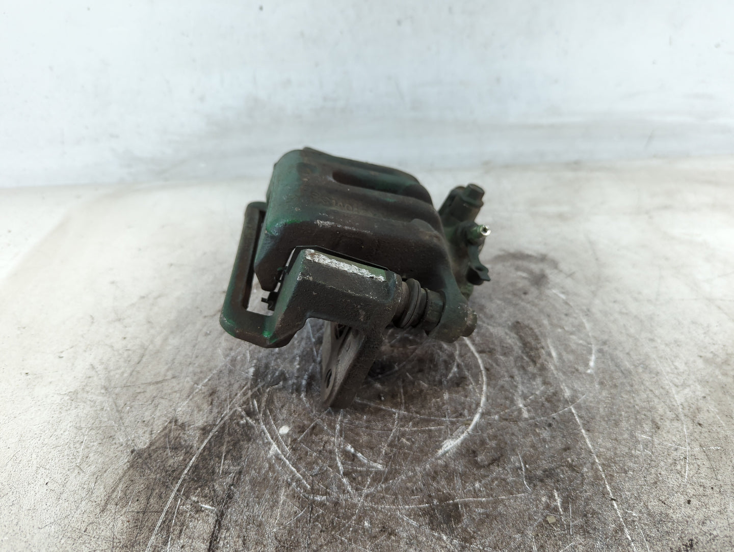 2012-2015 Chevrolet Captiva Sport Front Driver Left Brake Caliper - Oemusedautoparts1.com