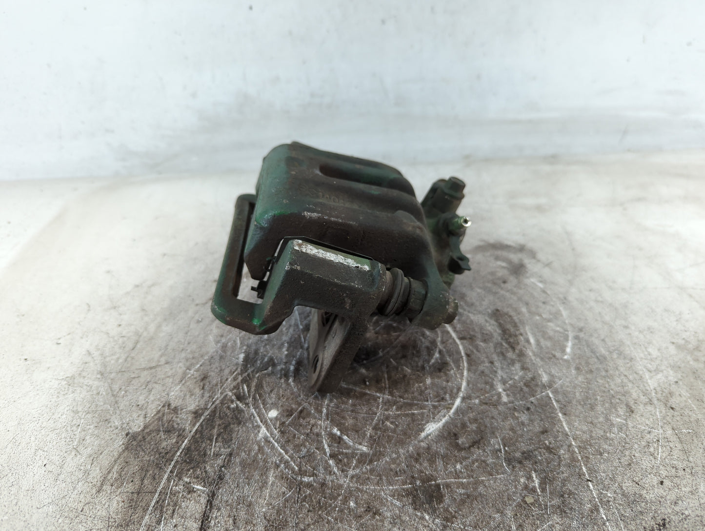 2012-2015 Chevrolet Captiva Sport Front Driver Left Brake Caliper - Oemusedautoparts1.com