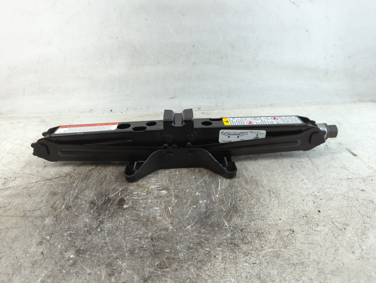 2014 Chevrolet Captiva Sport Spare Scissor Car Jack 791549 - Oemusedautoparts1.com