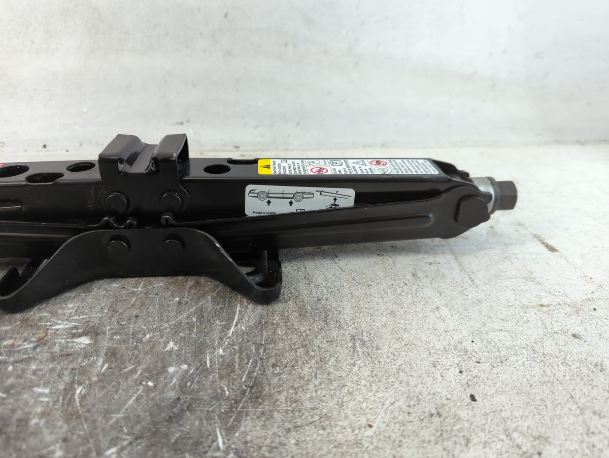 2014 Chevrolet Captiva Sport Spare Scissor Car Jack 791549 - Oemusedautoparts1.com