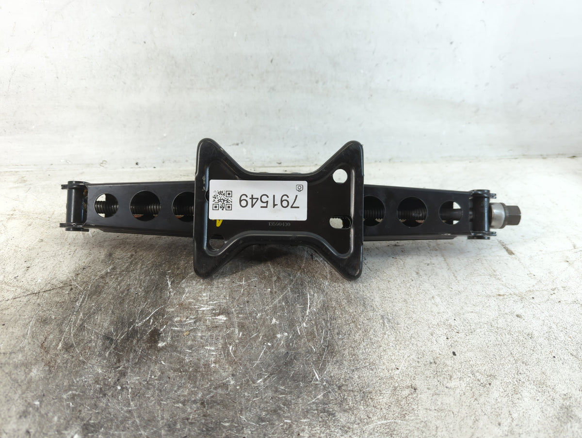2014 Chevrolet Captiva Sport Spare Scissor Car Jack 791549 - Oemusedautoparts1.com