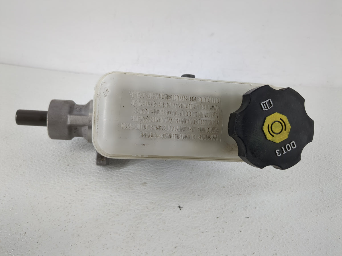 2013-2015 Chevrolet Captiva Sport Brake Master Cylinder 864068 - Oemusedautoparts1.com