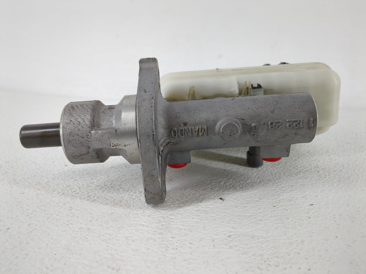 2013-2015 Chevrolet Captiva Sport Brake Master Cylinder 864068 - Oemusedautoparts1.com