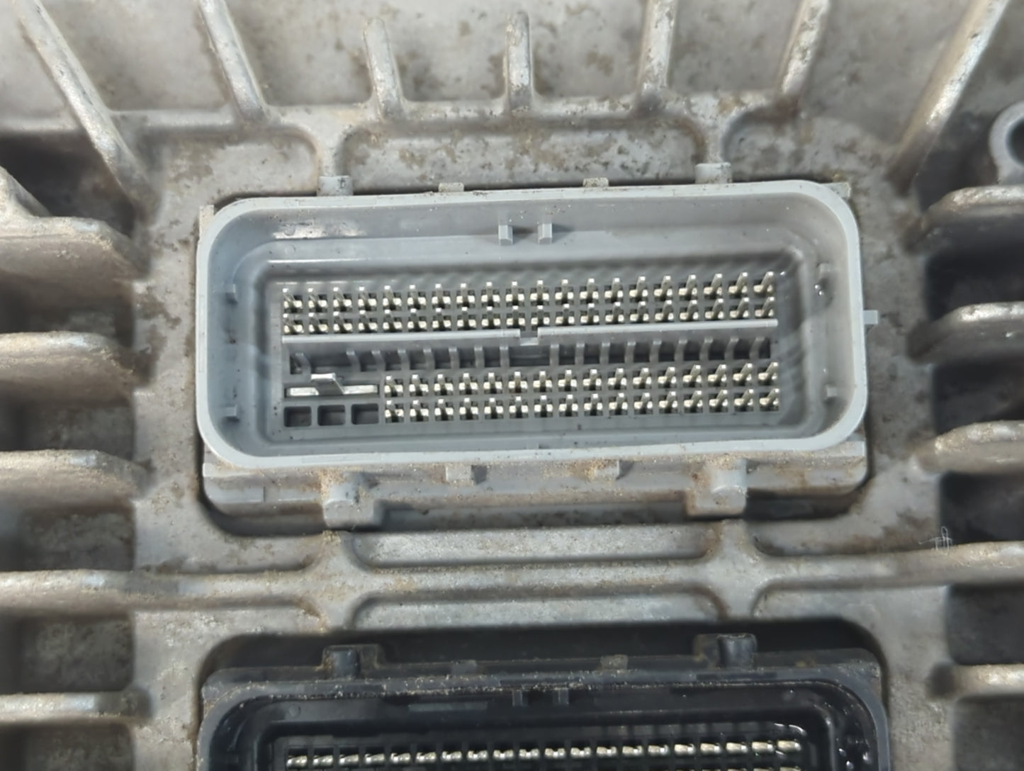 2013-2015 Chevrolet Captiva Sport PCM Engine Control Computer ECU ECM PCU OEM P/N:12657781 E39A Fits Fits 2013 2014 2015 201