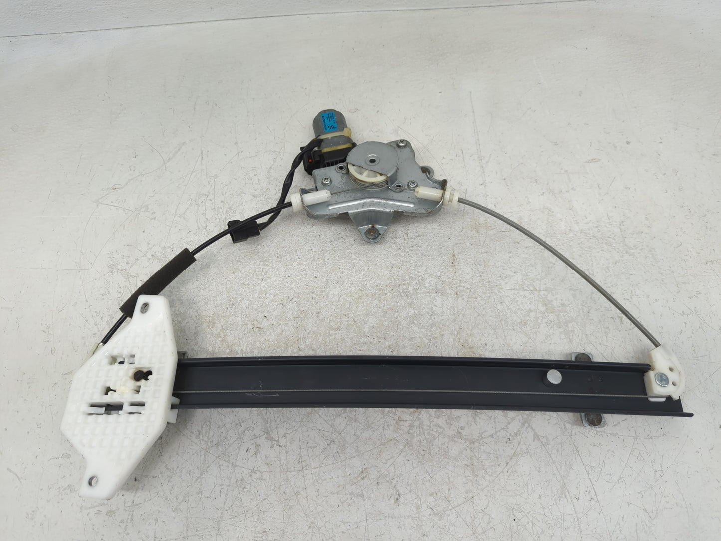 2012-2015 Chevrolet Captiva Sport Passenger Rear Right Power Window Motor - Oemusedautoparts1.com