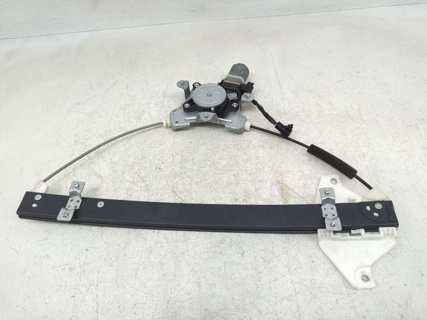 2012-2015 Chevrolet Captiva Sport Passenger Rear Right Power Window Motor - Oemusedautoparts1.com