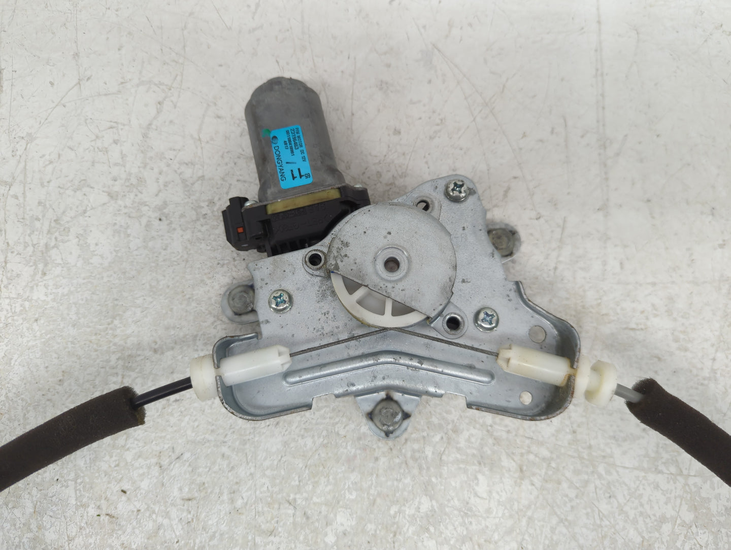 2012 Chevrolet Captiva Sport Passenger Front Right Power Window Motor - Oemusedautoparts1.com