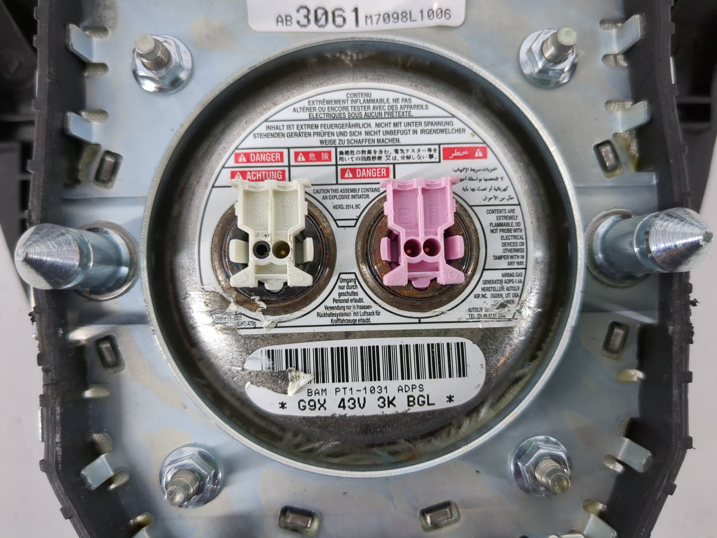 2012 Chevrolet Captiva Sport Air Bag Driver Left Steering Wheel Mounted - Oemusedautoparts1.com
