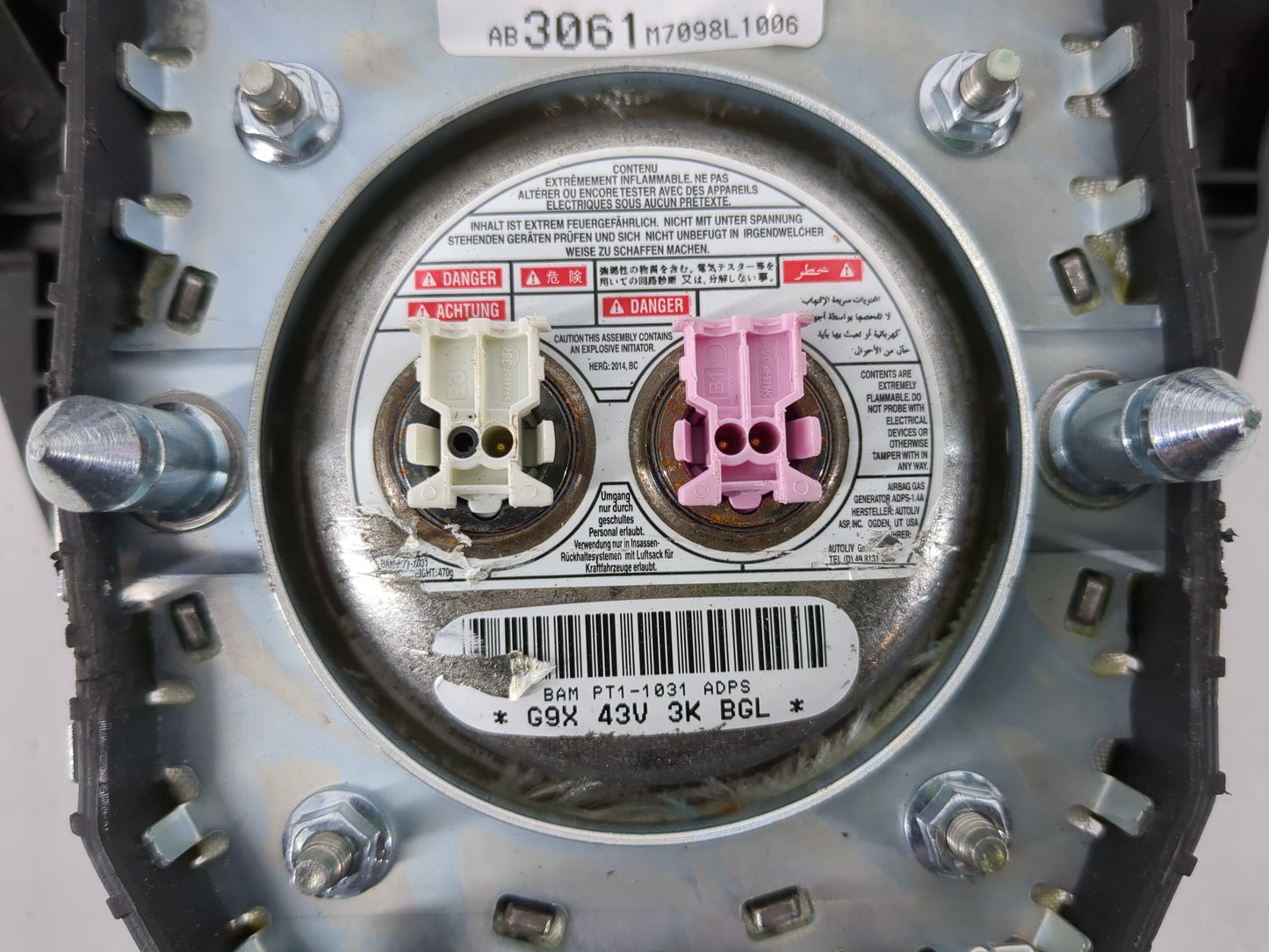 2012 Chevrolet Captiva Sport Air Bag Driver Left Steering Wheel Mounted - Oemusedautoparts1.com