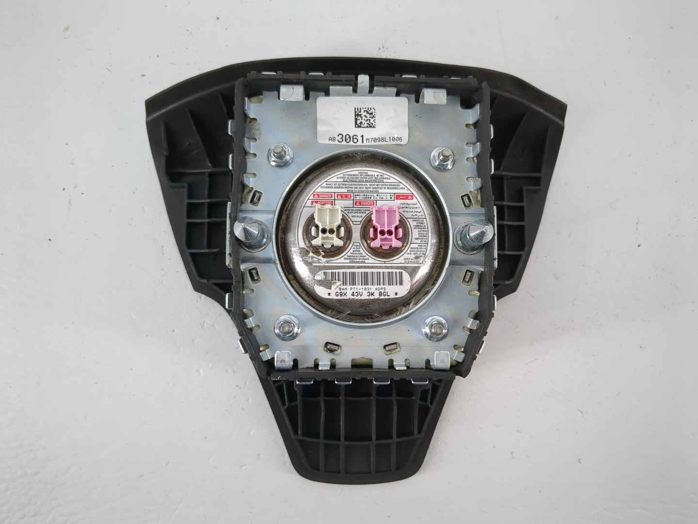 2012 Chevrolet Captiva Sport Air Bag Driver Left Steering Wheel Mounted - Oemusedautoparts1.com