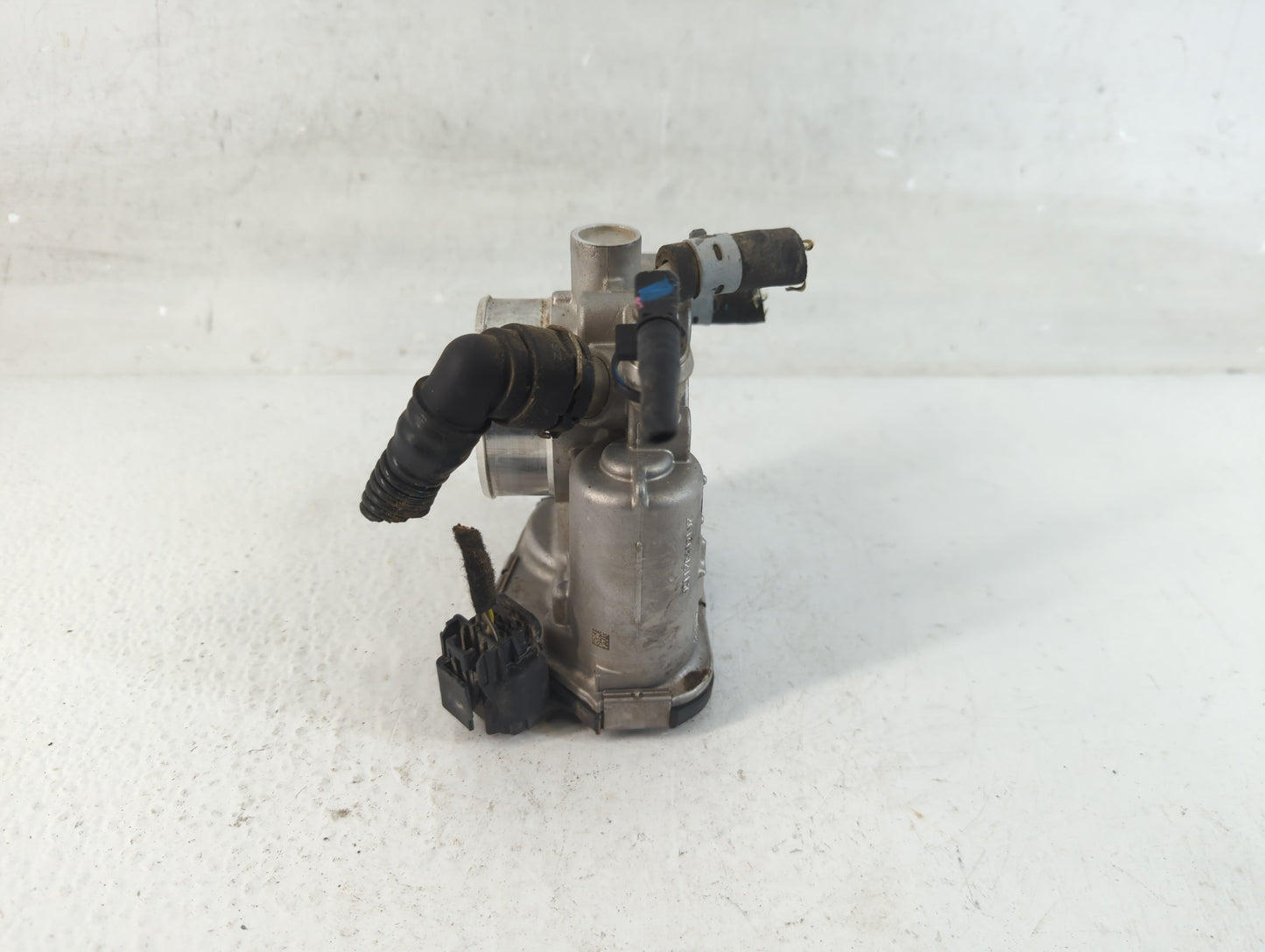 2011-2016 Chevrolet Cruze Throttle Body P/N:55561495 Fits Fits 2009 2010 2011 2012 2013 2014 2015 2016 2017 2018 OEM Used Au