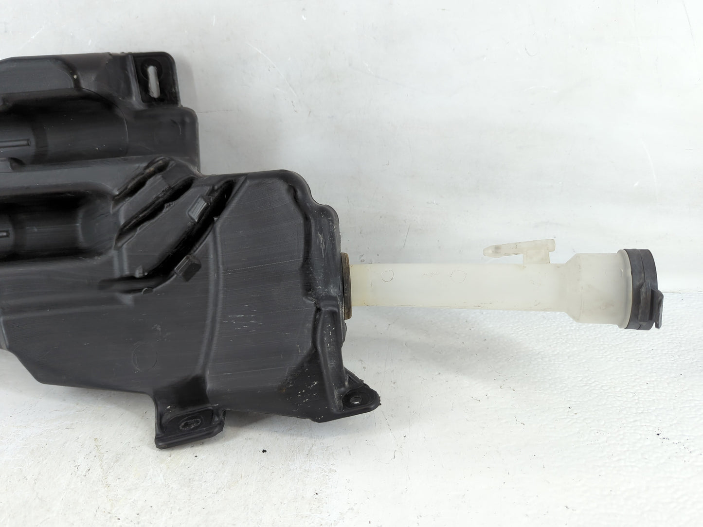 2011-2016 Chevrolet Cruze Windshield Washer Fluid Reservoir Bottle Oem - Oemusedautoparts1.com