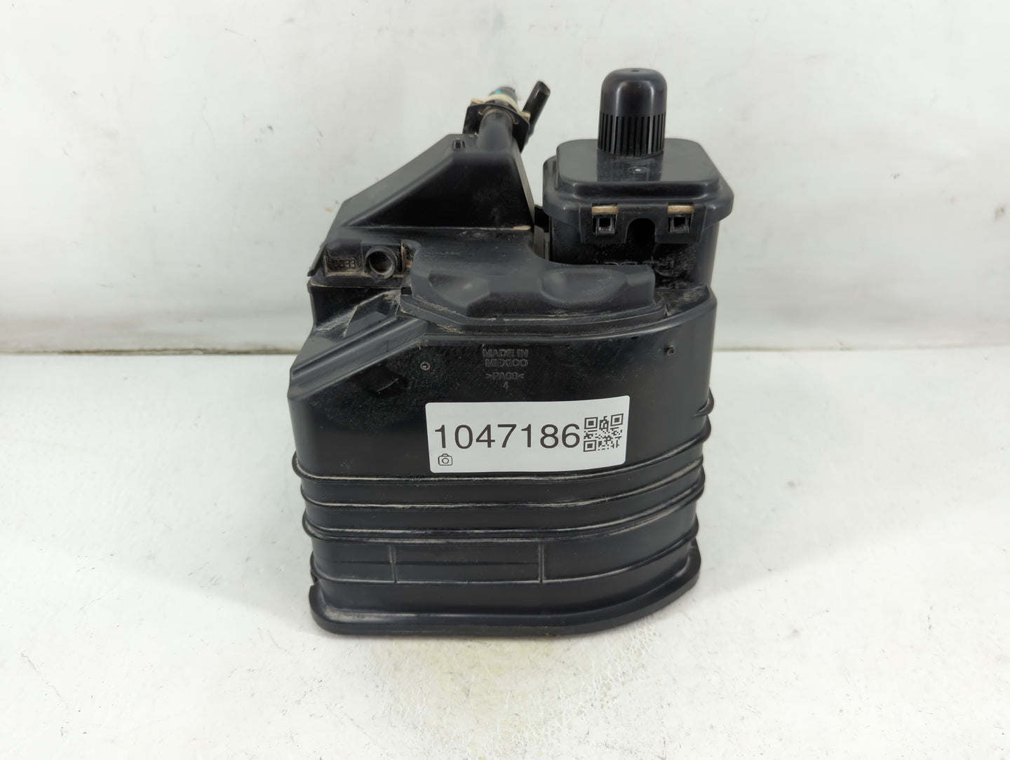 2014 Chevrolet Cruze Fuel Vapor Charcoal Canister 1047186 - Oemusedautoparts1.com