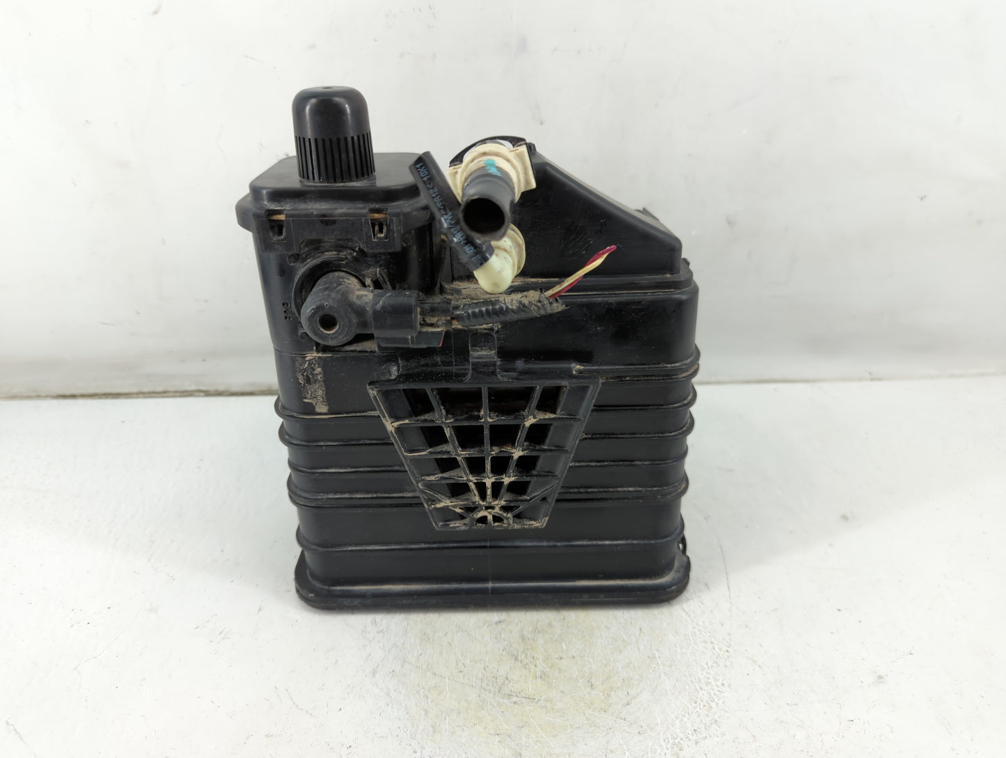 2014 Chevrolet Cruze Fuel Vapor Charcoal Canister 1047186 - Oemusedautoparts1.com