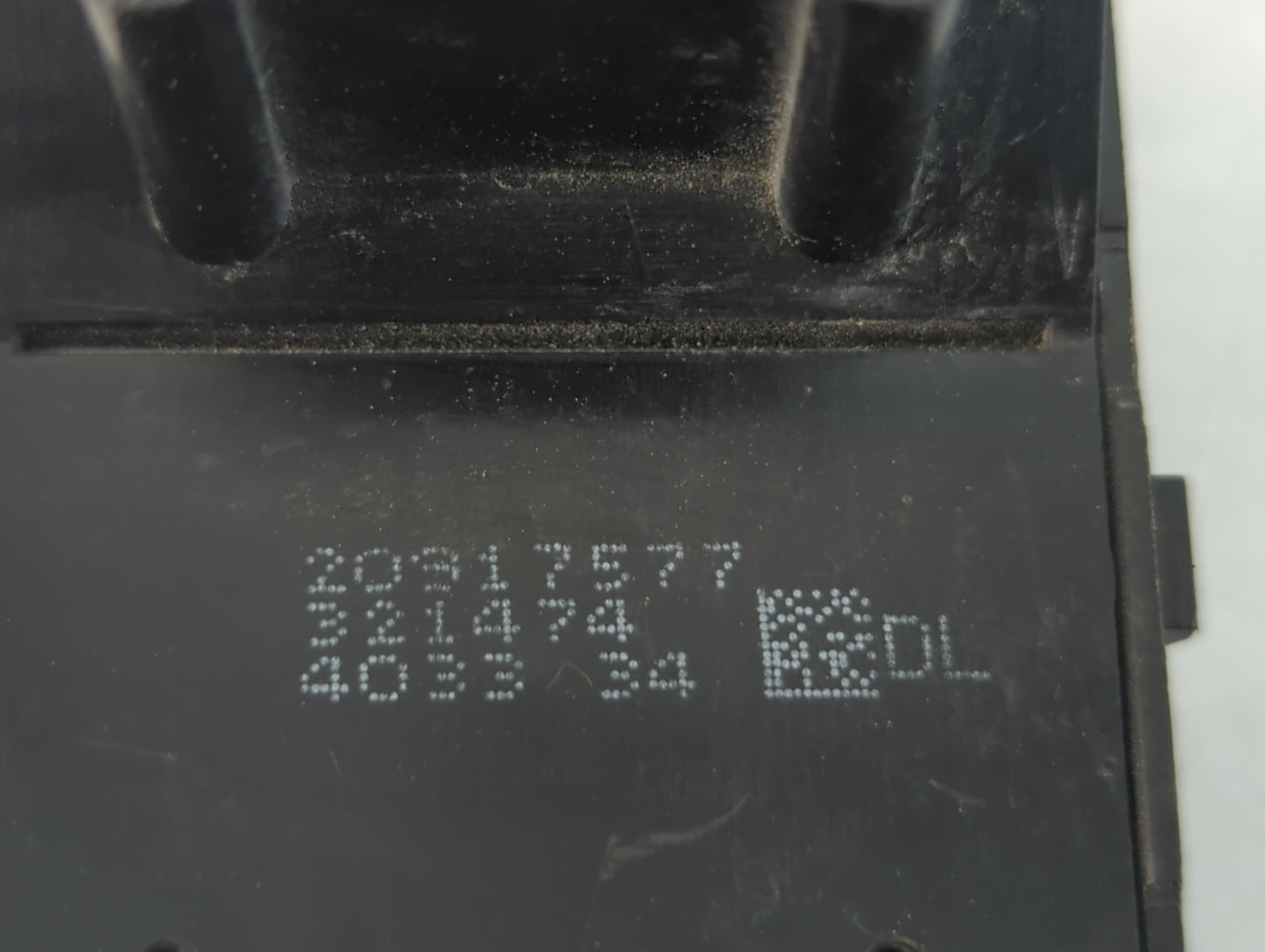 2011-2016 Chevrolet Cruze Master Power Window Switch Replacement Driver Side Left P/N:20917577 Fits OEM Used Auto Parts - Oe