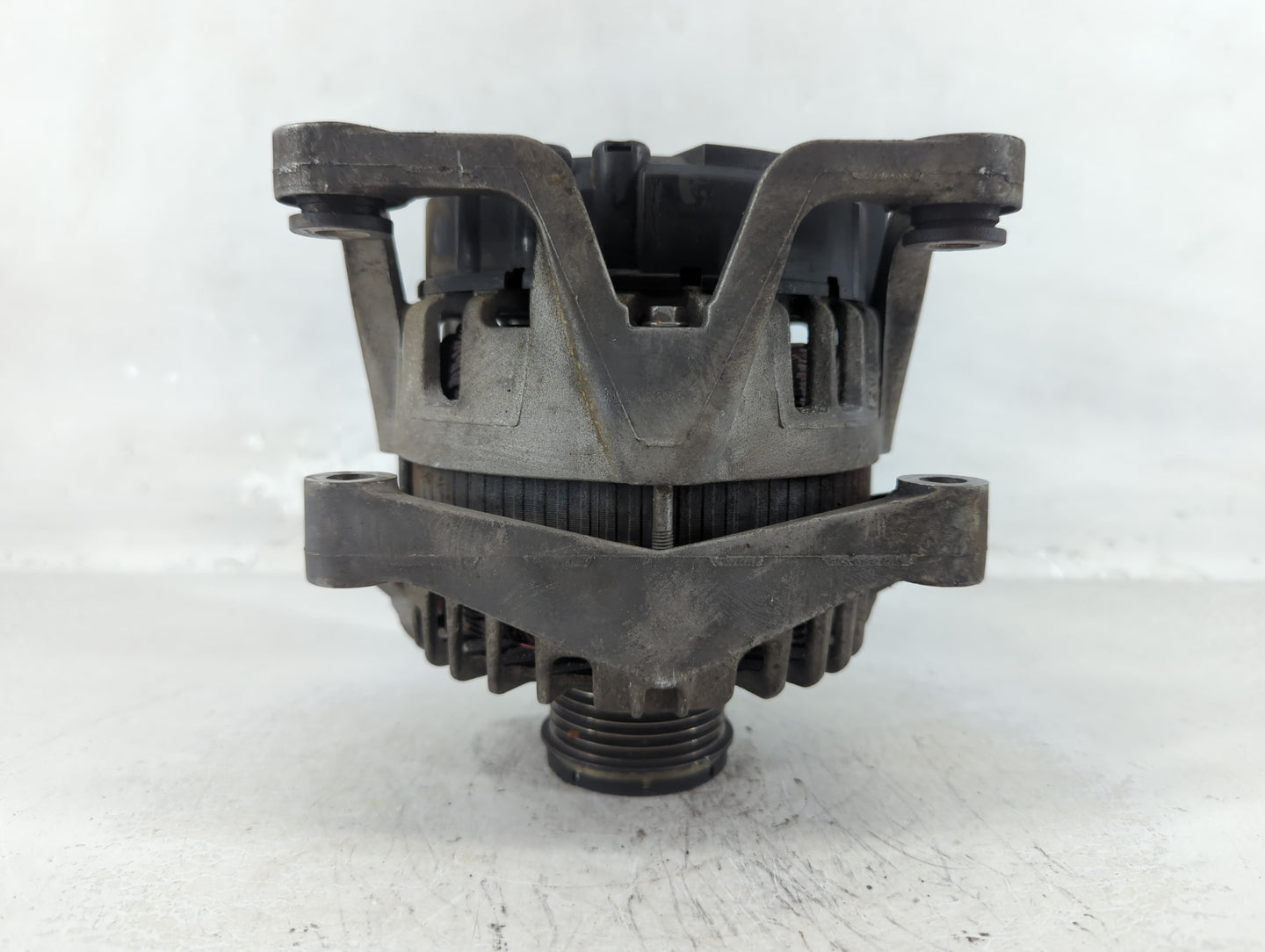 2011-2016 Chevrolet Cruze Alternator Replacement Generator Charging Assembly Engine OEM P/N:13588298 Fits OEM Used Auto Part