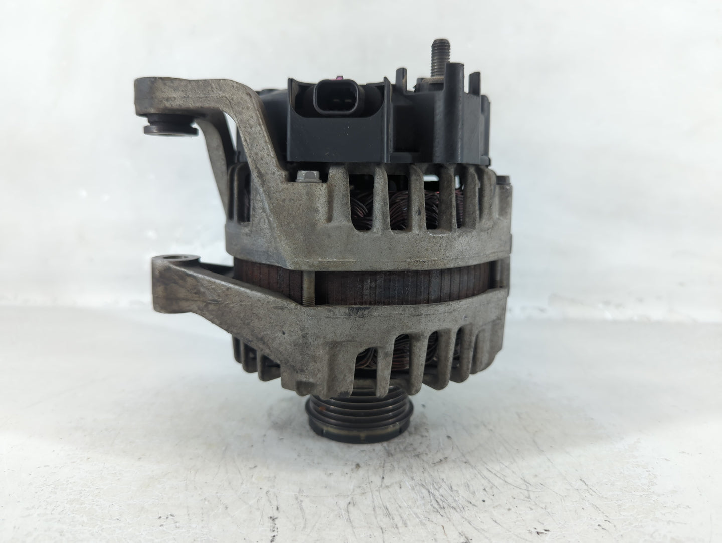 2011-2016 Chevrolet Cruze Alternator Replacement Generator Charging Assembly Engine OEM P/N:13588298 Fits OEM Used Auto Part
